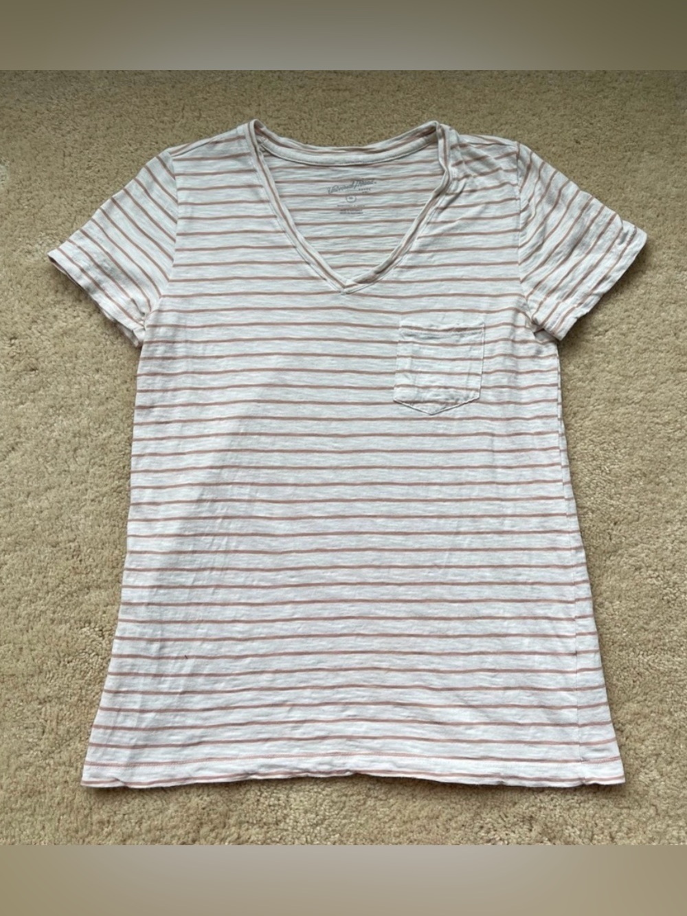 Universal Thread Women’s Beige StrIped Monterey V-neck T-Shirt - XS - EUC